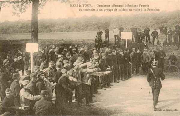 Mars-la-Tour 54 Meurthe-et-Moselle Gendarme allemand defendant l’entree du
