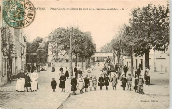 Saint-Gratien 95 Oise Place Catinat et entree du Parc de la P