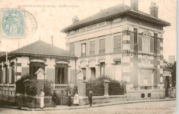 La Ferte-Alais 91 Essonne Ecole enfantine