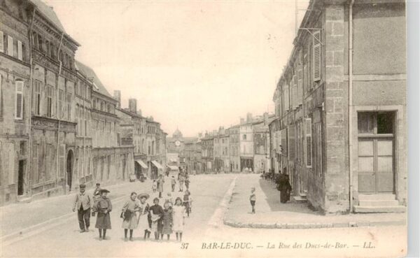 Bar-le-Duc 55 Meuse La Rue des Ducs de Bar