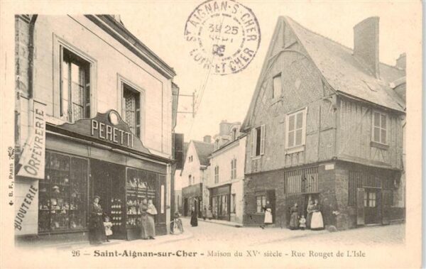 Saint-Aignan  41 Loir-et-Cher Maison du XV siecle Rue Rouget de l'Isl