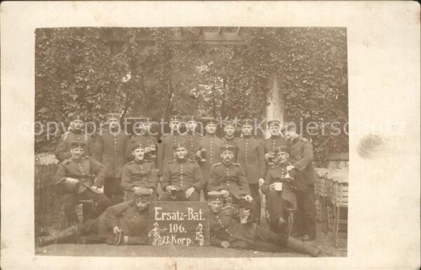 Militaria WK1 Gruppenfoto Ersatz-Bataillon 106