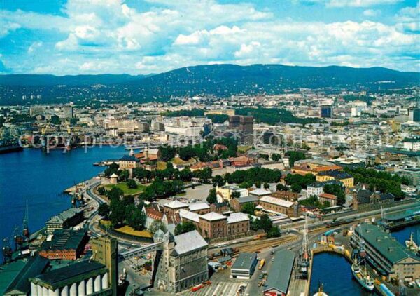 Oslo Norwegen Havnen med Akershus Festning Fliegerauf