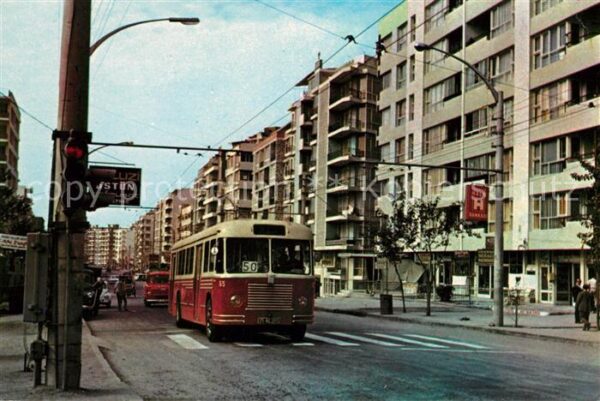 Izmir Hatay Caddesinden bir görünüs