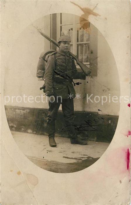 Militaria Deutschland WK1 Pickelhaube Gewehr Bajonette