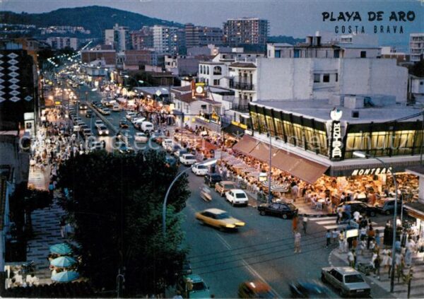 Platja d Aro Sus animados noches Strassenszene am Ab