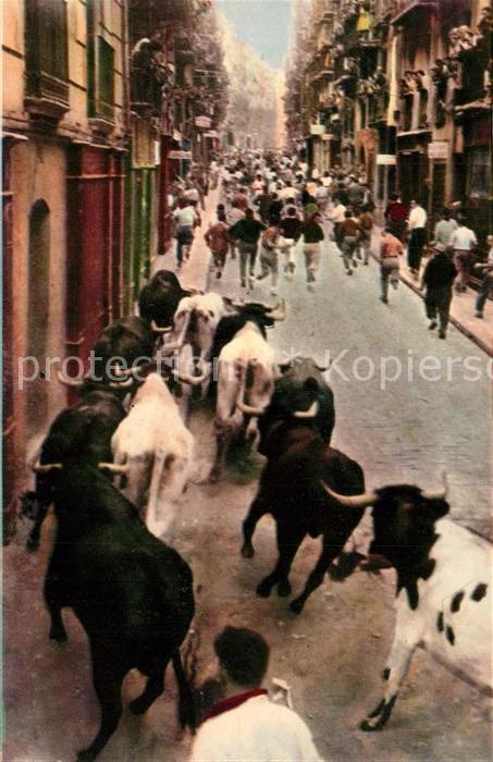 Pamplona Navarra El encieerro por la calle Estafeta