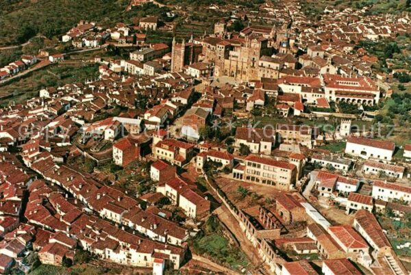 Guadalupe Spanien Vista aerea del Monasterio y del Pueblo