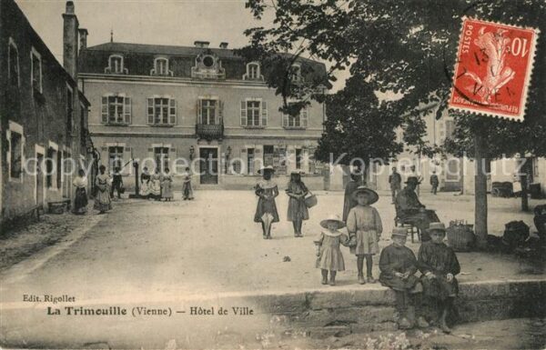La Trimouille Hotel de Ville