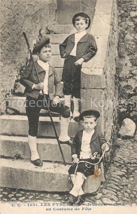 Kinder Child Enfants Pyrenees Jeunes Ossalois Costume de Fet
