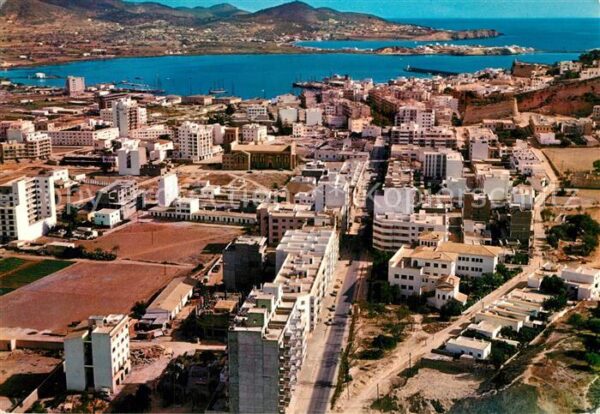 Ibiza Islas Baleares Ciudad Ensanche al fondo Playa de Talam