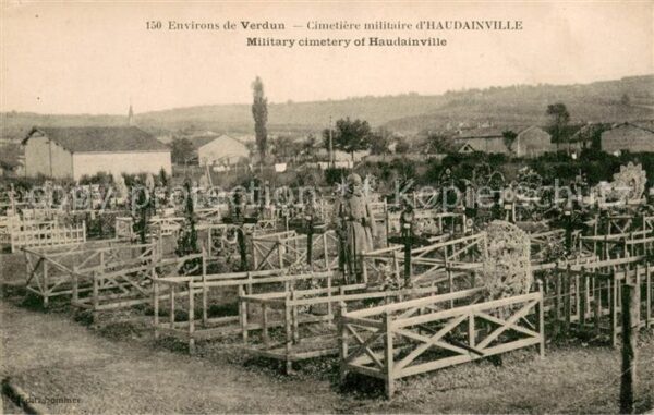 VERDUN Meuse Cimetiere militaire d_Haudainville