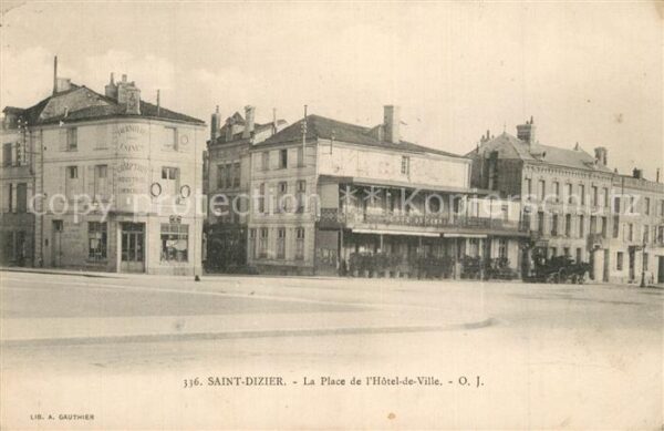 Saint-Dizier Haute-Marne Place de l_Hôtel de Ville