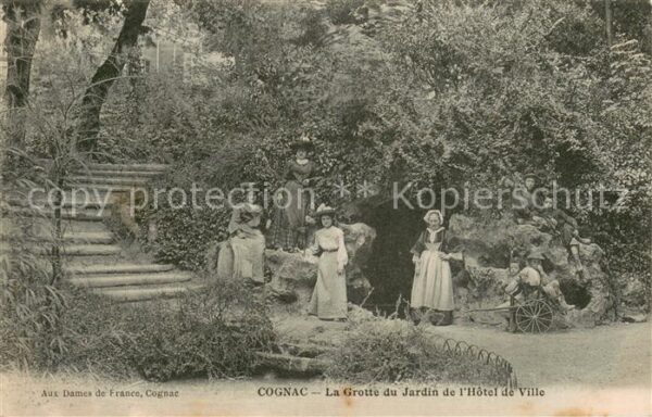 Cognac Charente La Grotte du Jardin de l_Hôtel de Ville