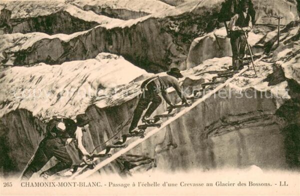 Chamonix Passage a l'échelle d_une crevasse au G