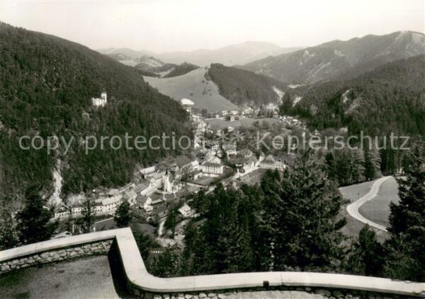 Gutenstein Niederoesterreich Blick von der Kanzel Mariahilfberg Höhe