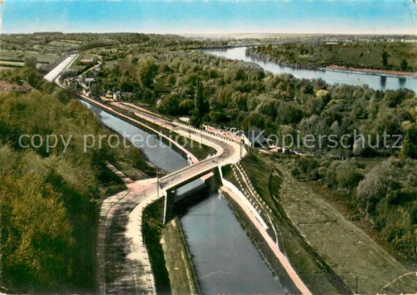 Chatillon-sur-Loire Le canal et la Loire ves St Firmin Vue