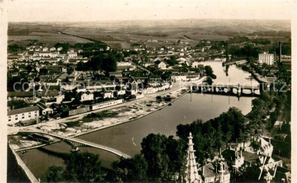 Auxerre L'Yonne dans sa traversée de la ville v