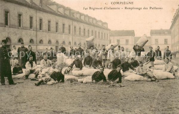 Compiegne Oise Régiment d_Infanterie Remplissage des P