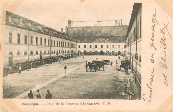 Compiegne Oise Cour de la Caserne d_Infanterie