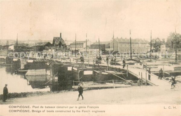 Compiegne Oise Pont de bateaux
