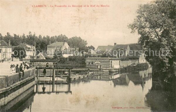 Clamecy Nievre Passerelle du Beuvron et le Bief du Mou