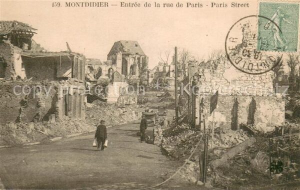 Montdidier Somme Entrée de la Rue de Paris Ruines Grande