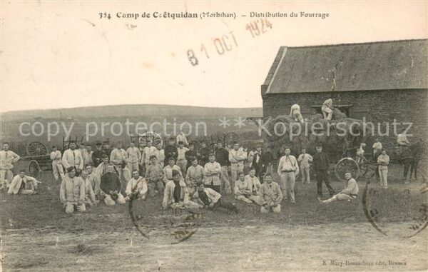 Camp de Coetquidan Distribution du Fourrage