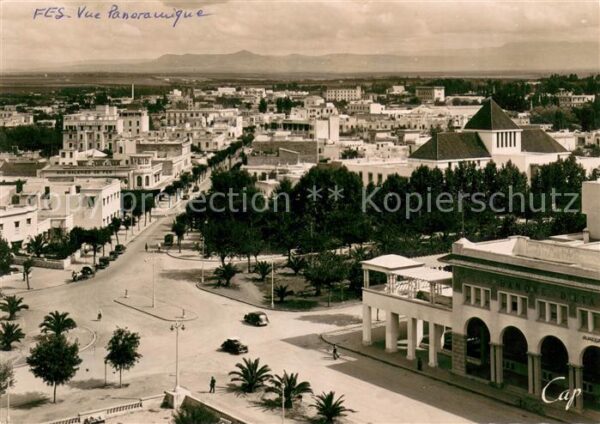 Fes Fez Maroc Vue panoramique vers l'Avenue du Genera