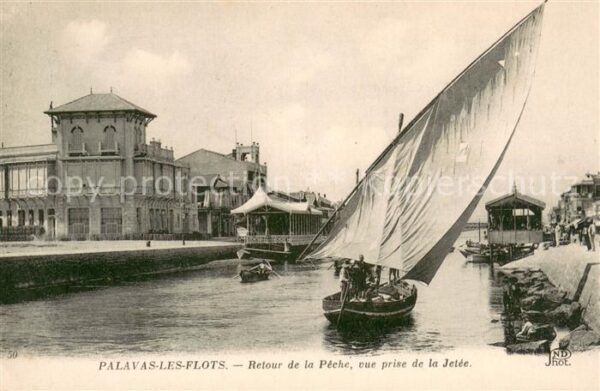 Palavas-les-Flots Herault Retour de la pêche vue prise de la jeté