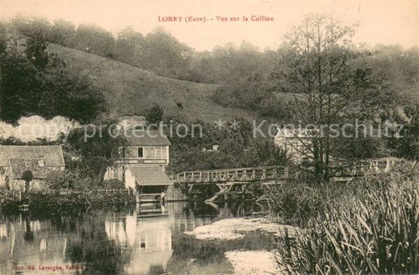 Lorey Eure Pont et vue sur la colline