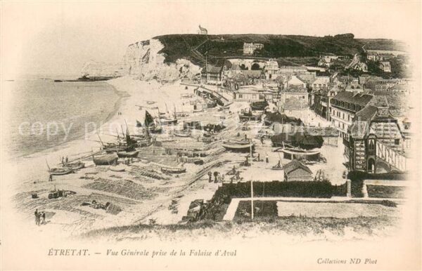 Etretat Vue Generale prise de la Falaise d_Aval