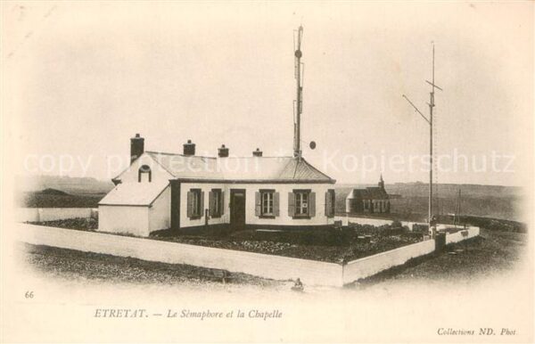 Etretat Le sémaphore et la chapelle
