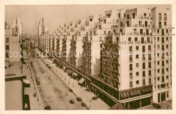 Villeurbanne Aveneu de l’Hotel de Ville et les 2 tou