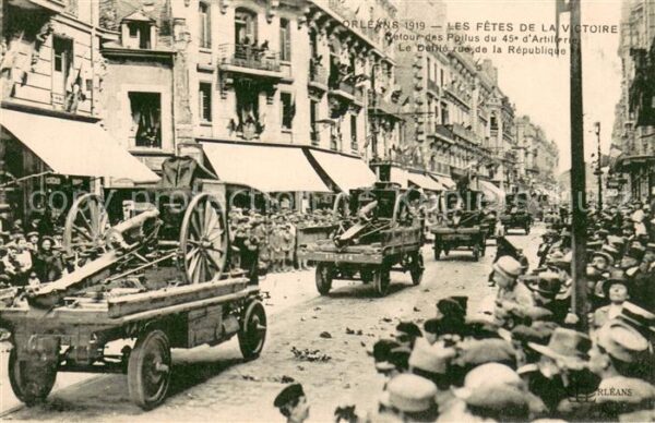 Orleans Loiret Les Fetes de la Victoire Le Defile rue