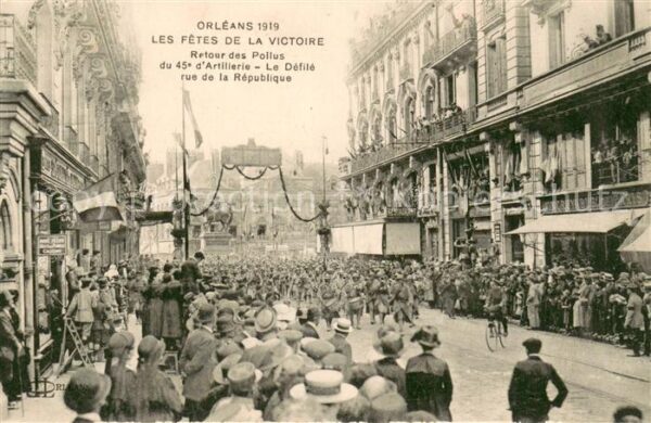 Orleans Loiret Les Fetes de la Victoire Le Defile rue