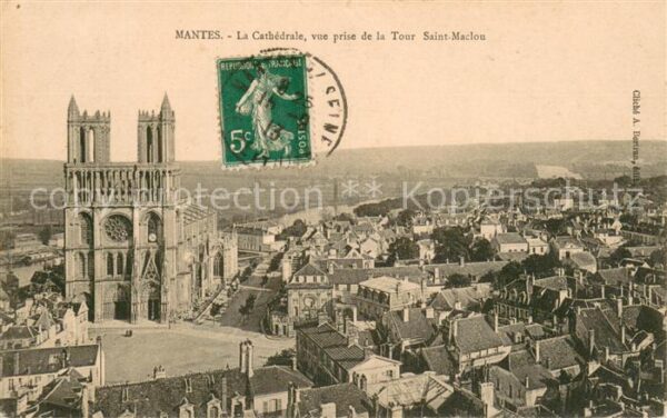 Mantes-sur-Seine La Cathedrale vue prise de la Tour Sain
