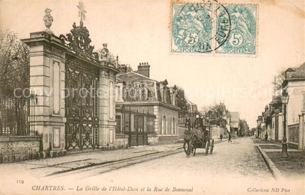 Chartres 28 La Grille de l’Hotel Dieu et la Rue de