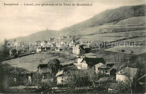 Dauphine Laval vue generale et la Tour de Montfa