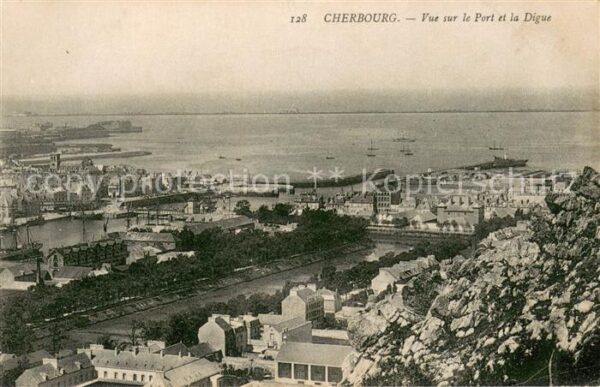 Cherbourg Vue sur le Port et la Digue