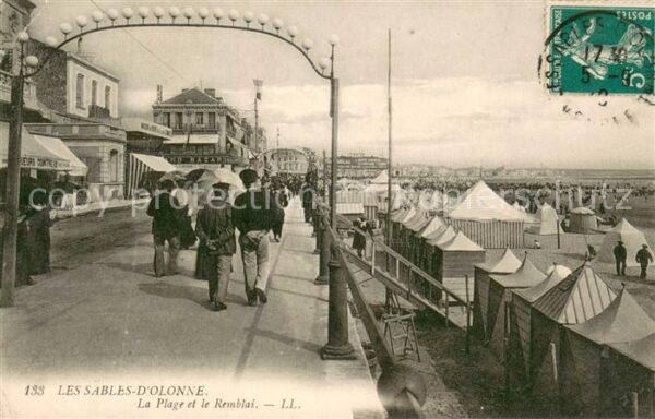 Les Sables-d Olonne La Plage et le Remblai