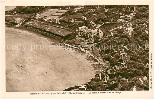 Saint-Lunaire Le Grand Hotel sur la Plage Vue aerienn