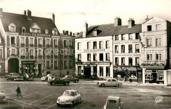 Laigle Rouen 76 Place de la Halle et l_Hotel du Dauphin