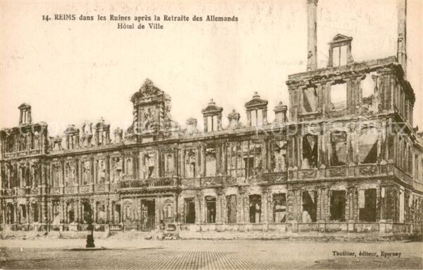 Reims 51 dans les Ruines apres la Retraite des A
