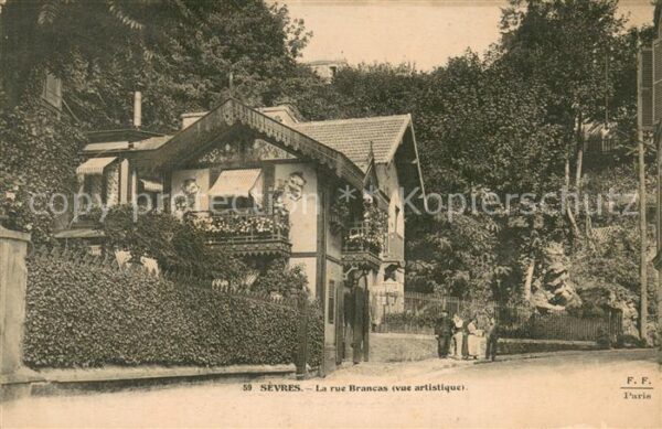 Sevres La rue Brancas vue artistique
