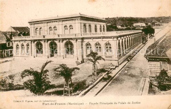 Fort-De-France Facade Principale du Palais de Justice