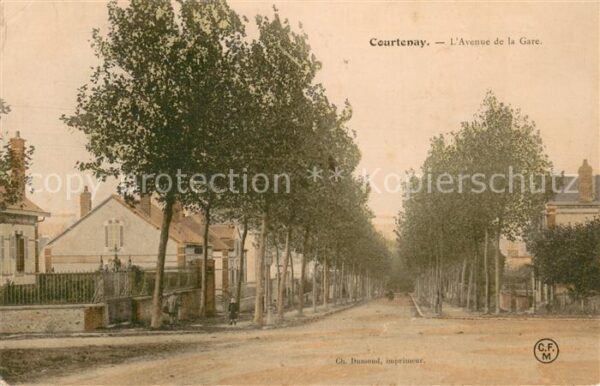 Courtenay Loiret Avenue de la Gare