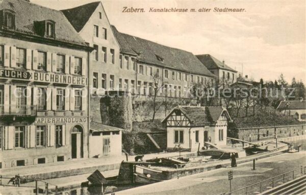 Zabern Saverne Kanalschleuse mit alter Stadtmauer
