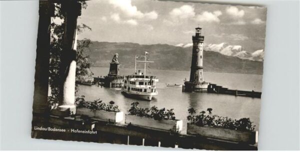 Schiffe Ships Navires Lindau Hafeneinfahrt