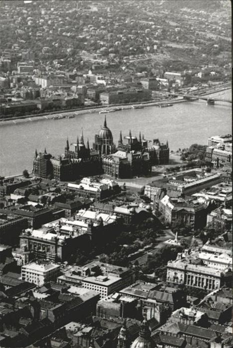 Budapest Fliegeraufnahme Brücke
